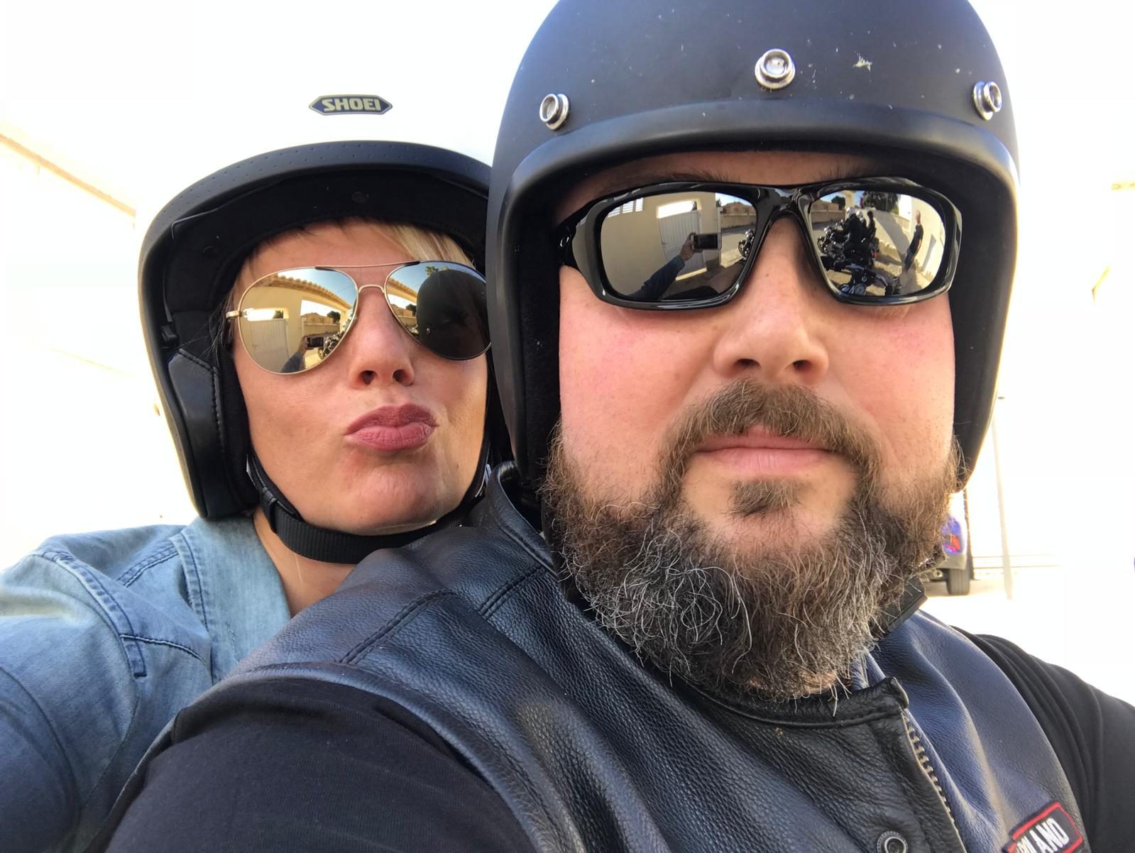 Ania i Paweł na motocyklu przed wyjazdem.